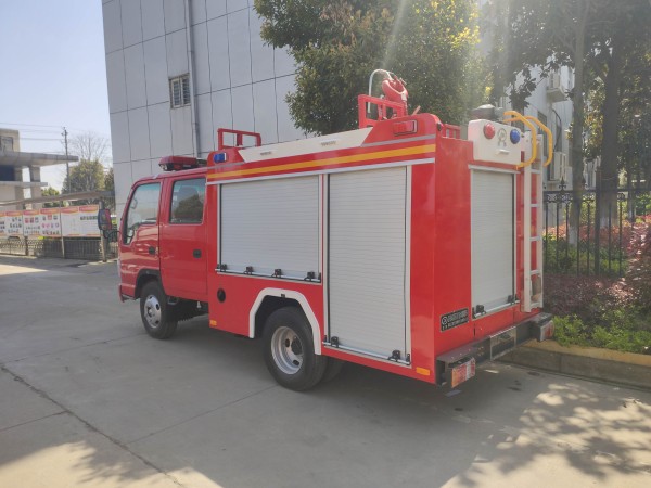 五十铃蓝牌水罐消防车