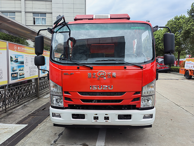 五十铃 3.5 吨泡沫消防车