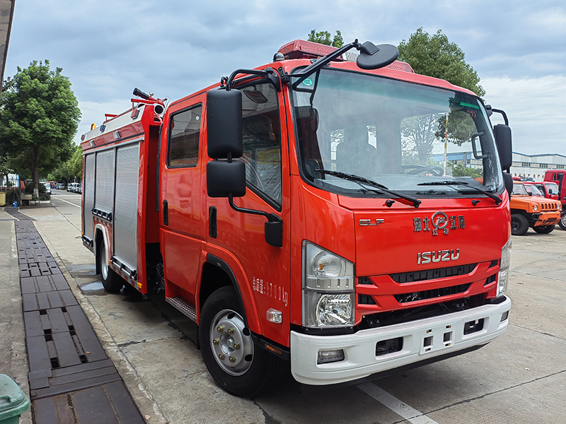 五十铃 3.5 吨泡沫消防车